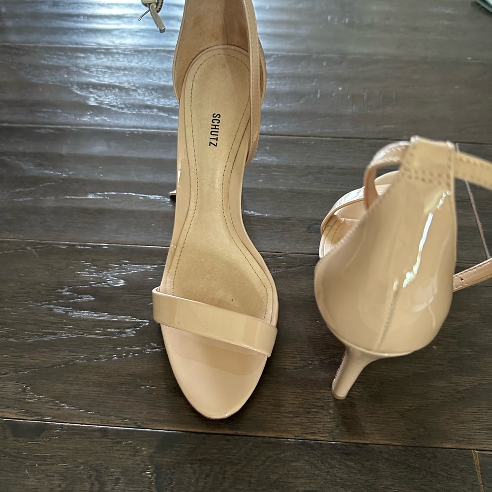 SCHUTZ Women's Beige Patent Heels